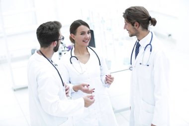 Konuşmayı farklı hekimlerin