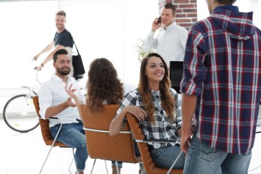 iş yerinde, tasarım ajansı çalışanları