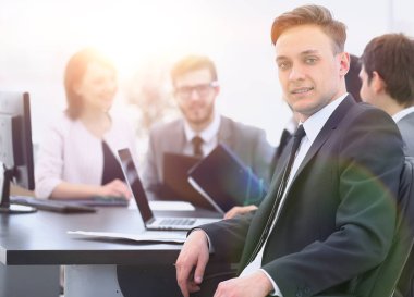 iş takım ön planda bir üst düzey yönetici ile