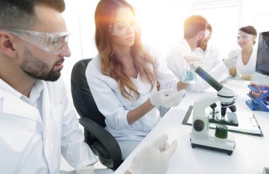 laboratuvar personeli iş yeri