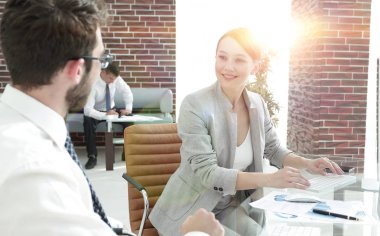 hoş geldiniz ve karşılıklı iş ortakları anlaşması