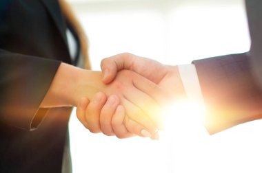 Ortak iş sözleşmesi tebrik etmek için şirket yöneticileri
