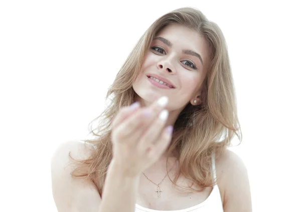 Close-up retrato de uma jovem mulher sorridente com maquiagem leve . — Fotografia de Stock