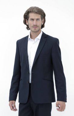 beyaz izole takım elbiseli yakışıklı işadamı