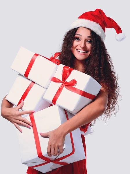 Mulher atraente excitado com muitas caixas de presente e sacos . — Fotografia de Stock