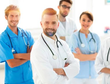 Tıp Merkezi eş önde gelen doktor.