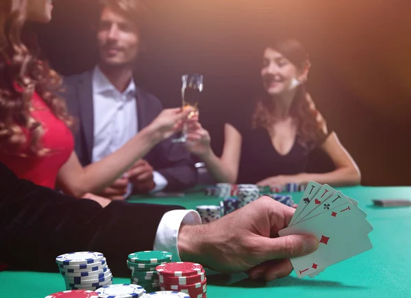 Чотири тузи покер рука — стокове фото