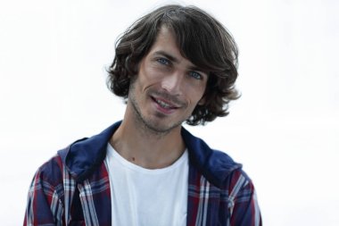 portre. şık bir ekose gömlekli adam. yakın çekim.