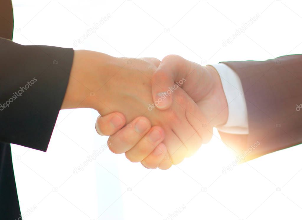 Business executives to congratulate the joint business agreement