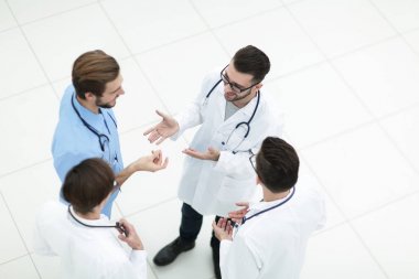 fikirleri tartışmak doktorlar top.a grubundan görüntülemek
