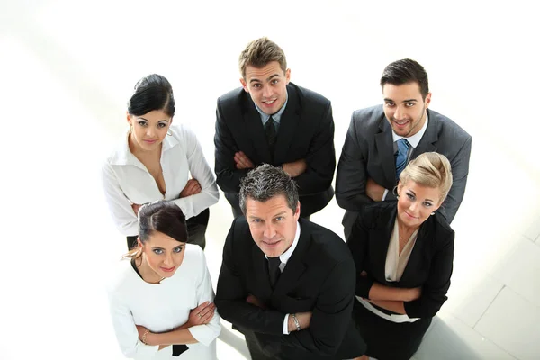 Vista de cima. equipe de negócios de sucesso olhando para a câmera . — Fotografia de Stock