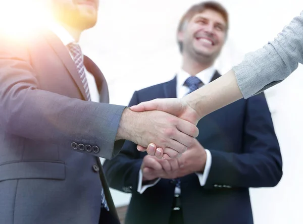 Handshake of business partners before the talks. — Stock Photo, Image