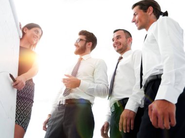 Koç eğitim iş ekibi ile yürütmektedir.