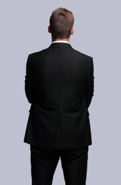 arka görüş. Kendine güvenen işadamı portresi.