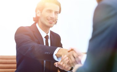 el sıkışma Yöneticisi hem de istemcide ofiste oturan