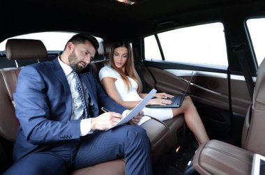 Gezi-arabadan çalışmaya cep telefonunuzda Talking iş