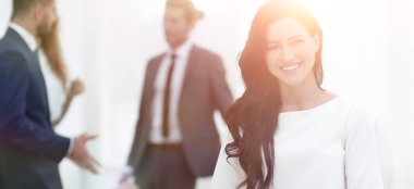 Yakın plan. Ofisteki yönetici kadın.