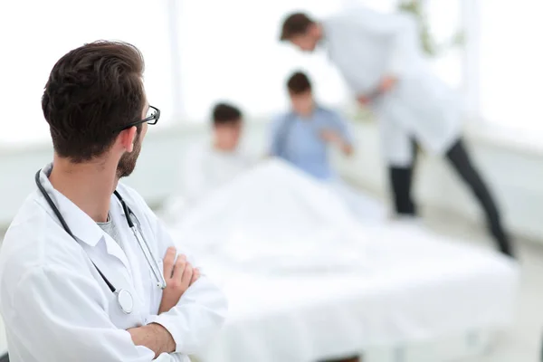 Blurred image of a patient in critical condition — Stock Photo, Image
