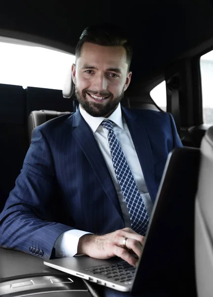 Business people use a laptop — Stock Photo, Image