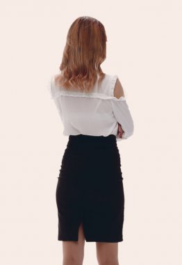 arkadan görünüşü güzel iş kadını.