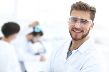 closeup.successful bilim adamı hafif bir arka plan üzerinde