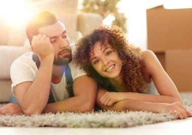 Güzel bir genç çiftin yakın çekim portre