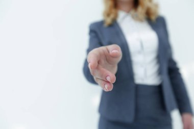 portre. iş kadını el için el sıkışma germe