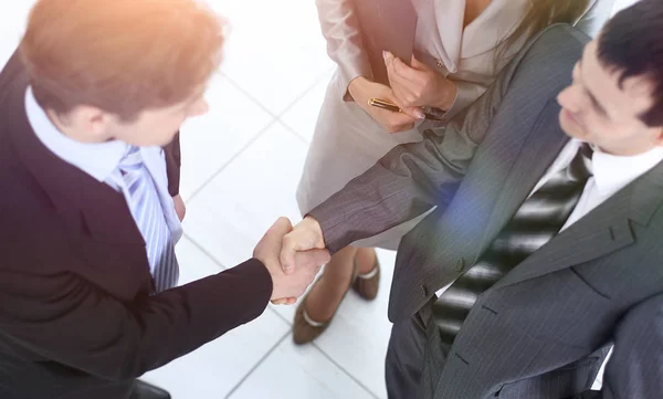 Socios comerciales antes de una reunión de negocios — Foto de Stock