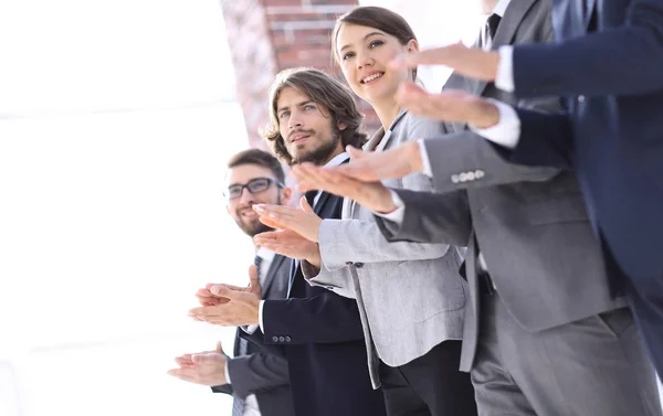 Affärsmän applåderar — Stockfoto