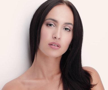 güzel kız yüz portre uzun saç stili ile yakından.