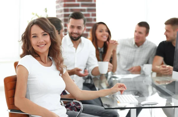 Retrato de mujer de negocios moderna — Foto de Stock