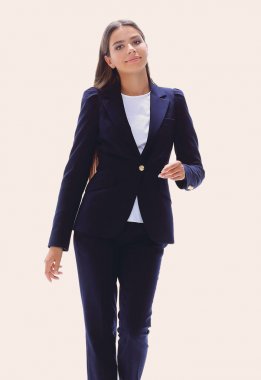 ileri yürüyüş emin iş kadını