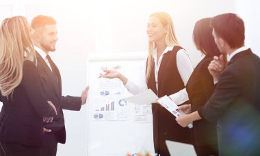 İş adamları ofis tanıtımı