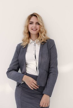 Kendine güvenen modern iş kadını.