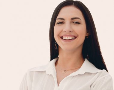 modern başarılı genç kadının yakın çekim yüz