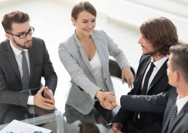 karşılıklı iş ortakları için onların okul sırası