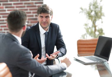 Mutlu iş ortakları belgeleriyle çalışma