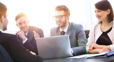 Office İstemci Yöneticisi ile iletişim kurar