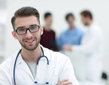 yakışıklı Doktor hakkında arka plan bulanık