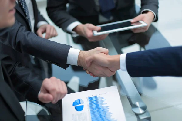 Handshake de negócios e conceito de pessoas de negócios . — Fotografia de Stock
