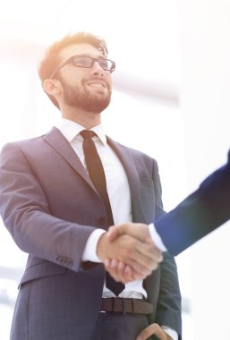 bussines el sallayarak başarılı işbirliği gösterecektir.