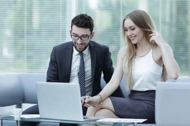 Yöneticisi ve gözatma bilgilerinin dizüstü istemcisi.