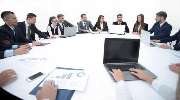 Reunião de acionistas da empresa na rodada - mesa . — Fotografia de Stock