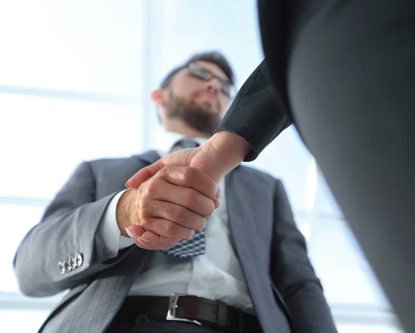 Conceito de reunião de parceria empresarial. Imagem homem de negócios handsha — Fotografia de Stock