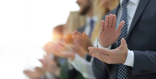 Imagem turva da equipe de negócios aplaudindo — Fotografia de Stock