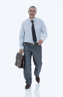 modern iş adamı ileriye evrak çantalı