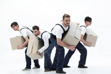 Sorumlu nakliyeciler işlerini yapmak için acele ediyorlar..