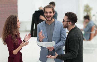 Grup meslektaşlarının tartışarak yeni öneriler