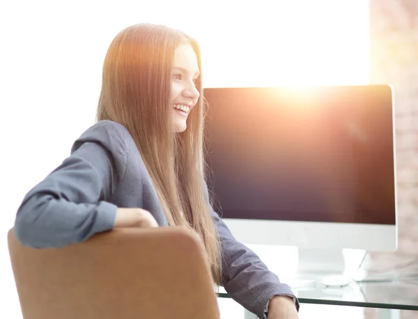 Woman administrator sitting at the workplace — Stock Photo, Image