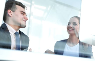 bilgisayar ekranına bakarak iş concept.colleagues